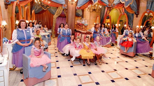 Bibbidi Bobbidi Boutique ¡Conviértete en Princesa en Disney World!