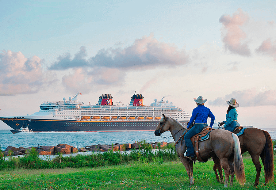 Un crucero Disney Cruise cerca de la costa Texas.