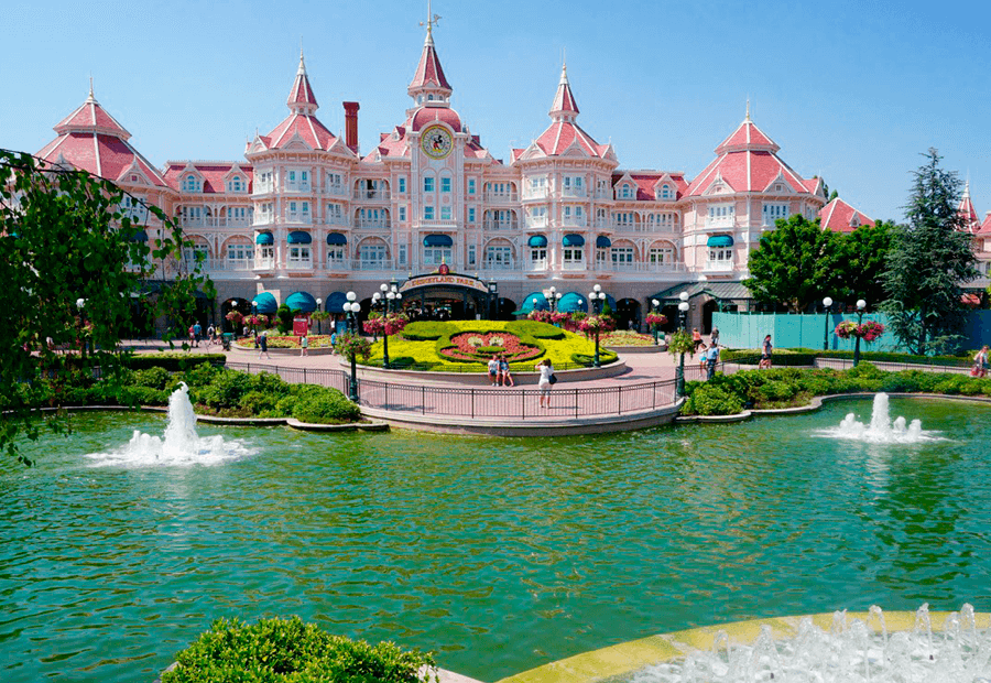 Disneyland Hotel el hotel más lujoso de EuroDisney.
