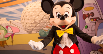 Todos quieren un foto con Mickey en Disney World