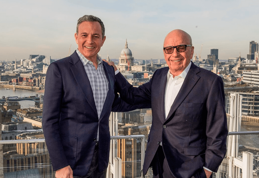 Bob Iger junto a Rupert Murdoch con la compra de Fox