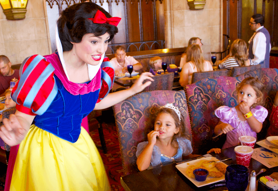 Blancanieves en Cinderella Royal Table en Disney World