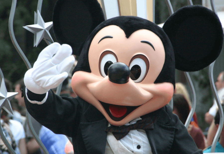 Mickey Mouse saludo desfile Disney