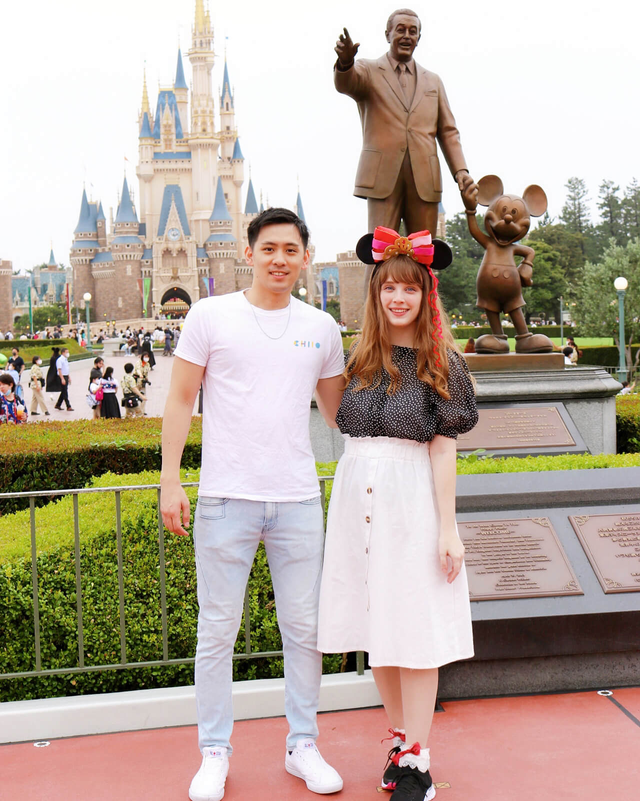 Abi de Colores en Japón con Ati en Tokyo Disneyland