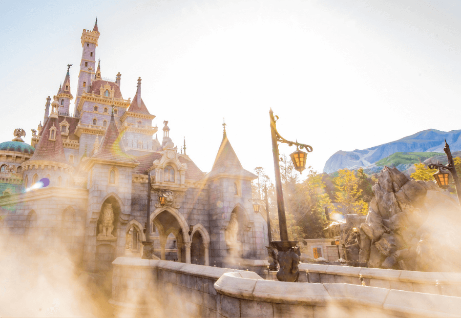 Castillo de la Bella y La Bestia en Tokyo Disneyland